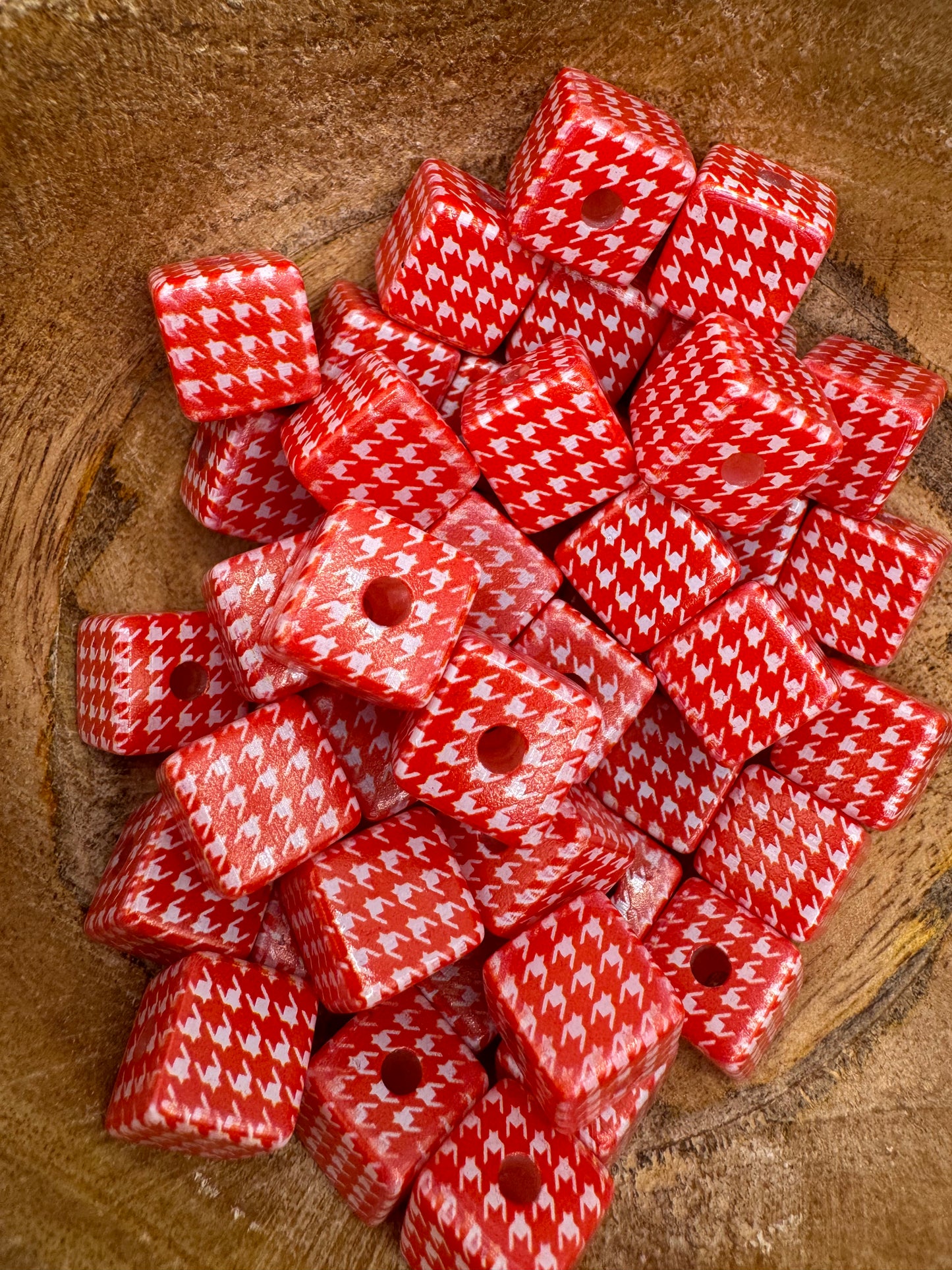 Houndstooth Red Cube