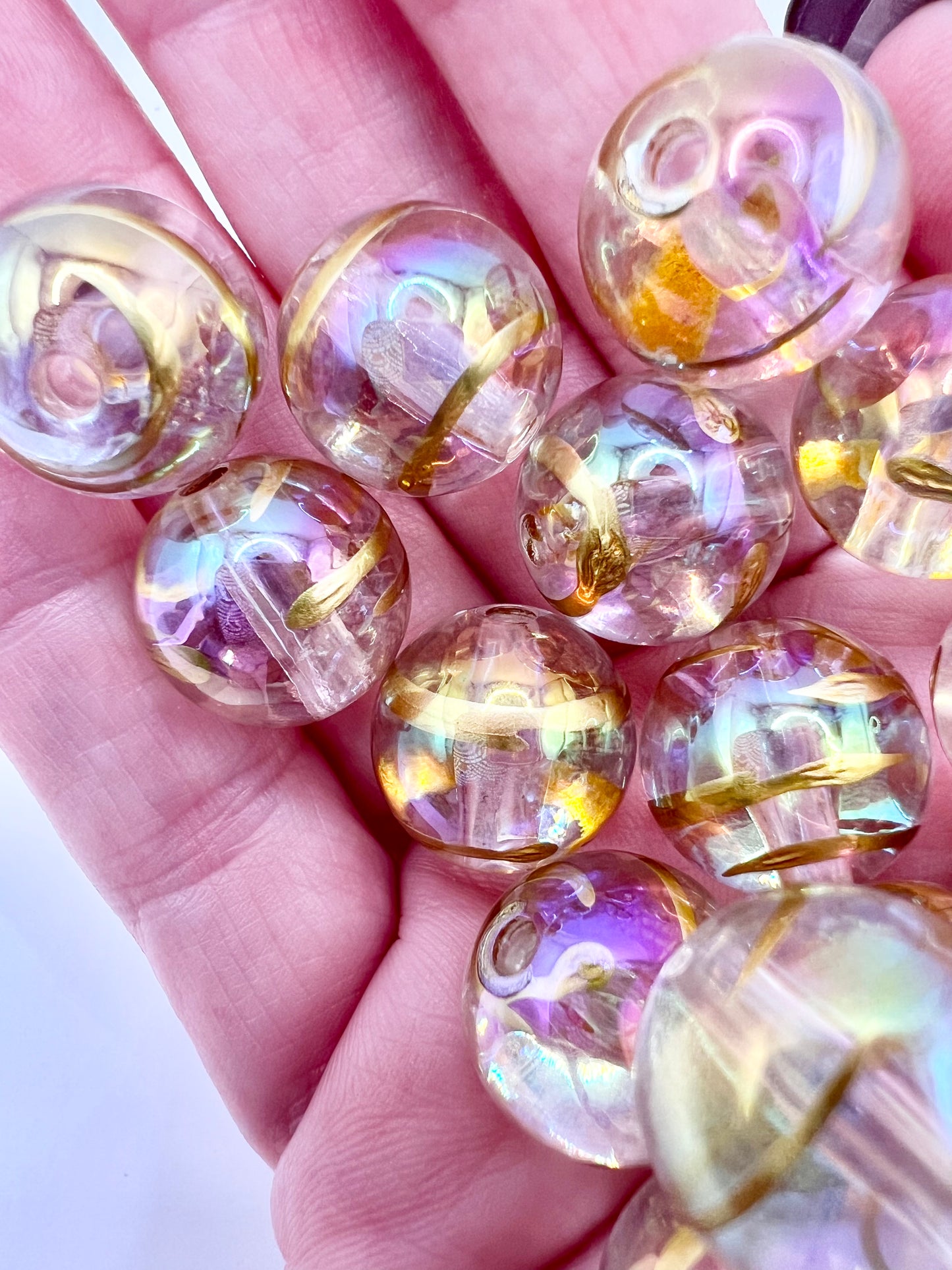 Clear 15.5MM Round Beads with Gold Stripe